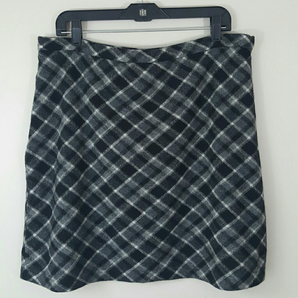 EDDIE BAUER Black & Gray Plaid Wool Skirt-XL